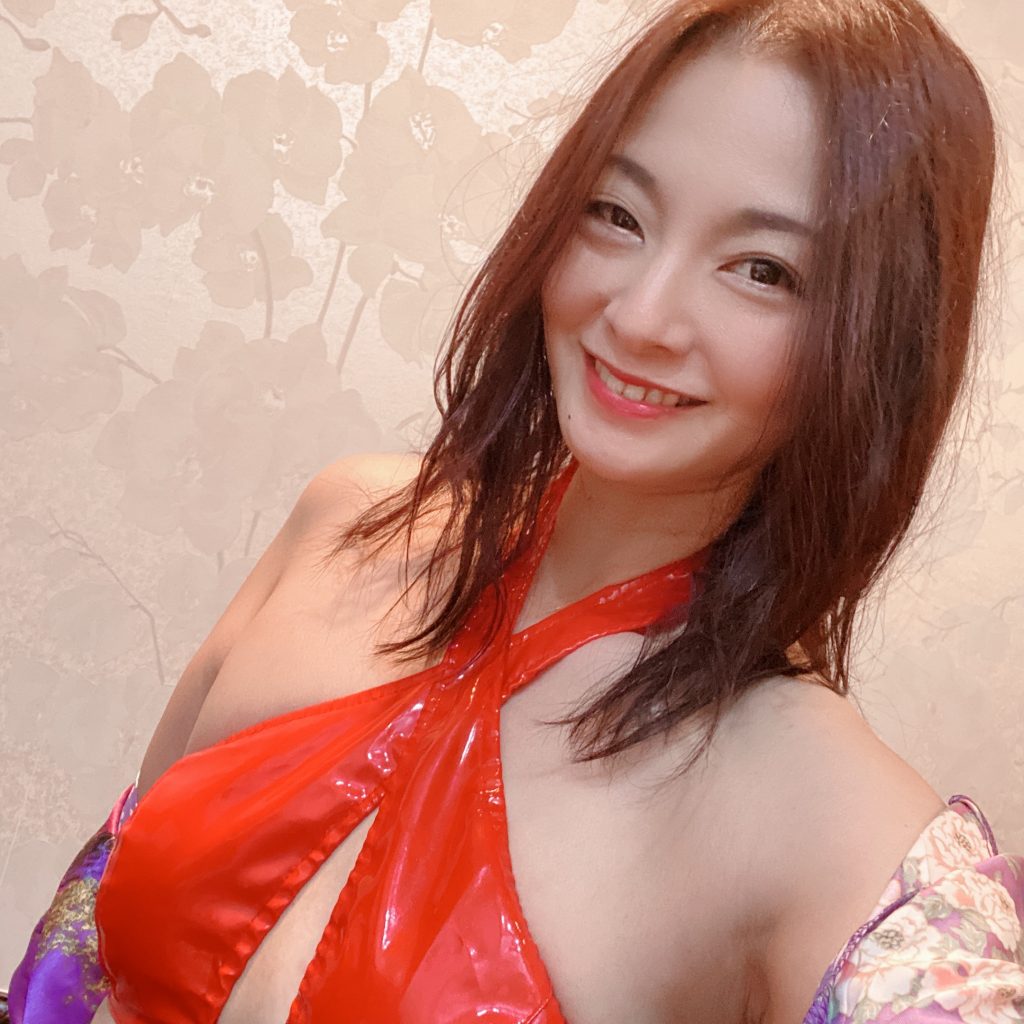 佐藤 万葉子