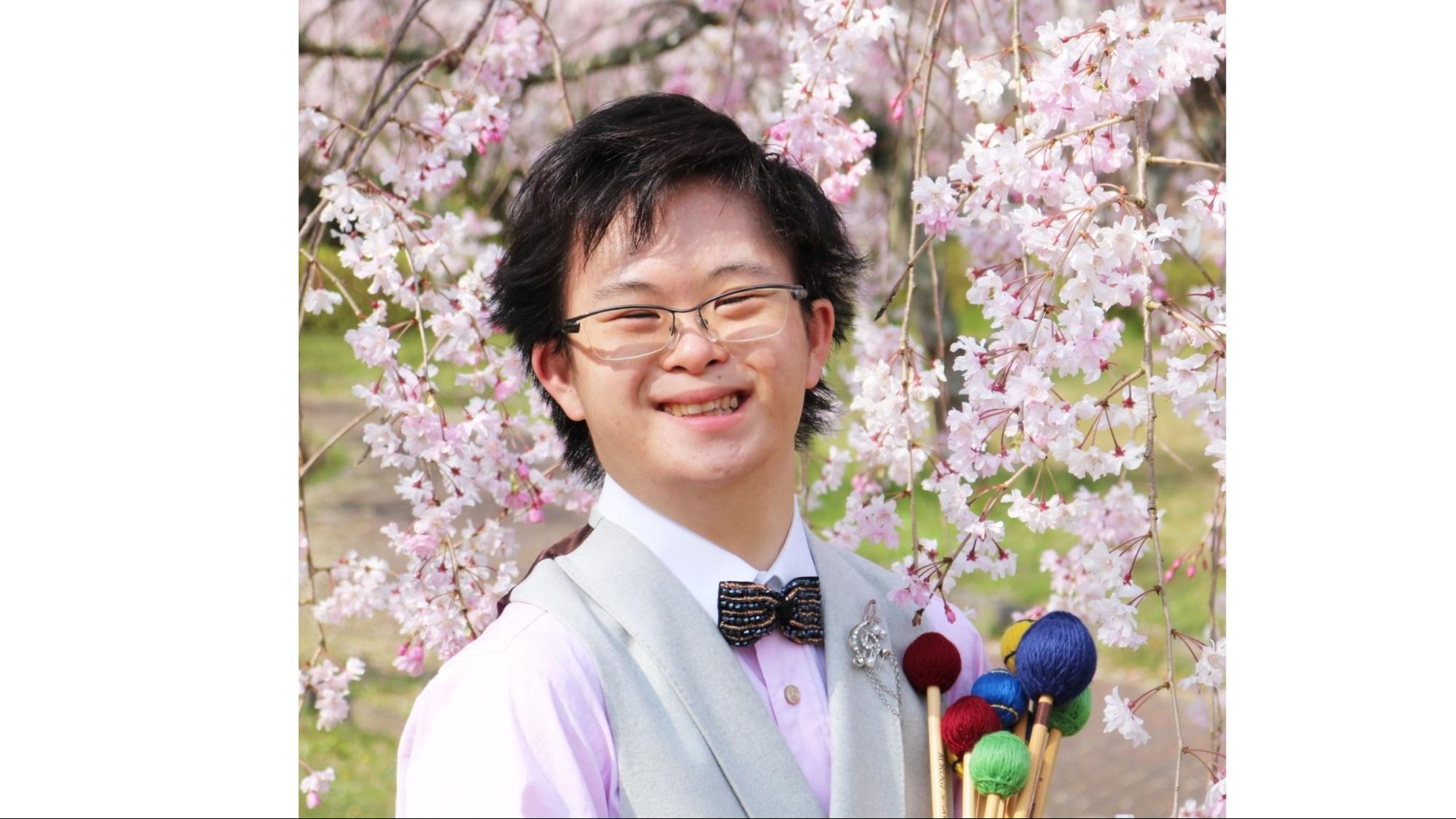 多田駿介(ただしゅんすけ)さんが『本で未来の根っこを作ろう』でマリンバを演奏