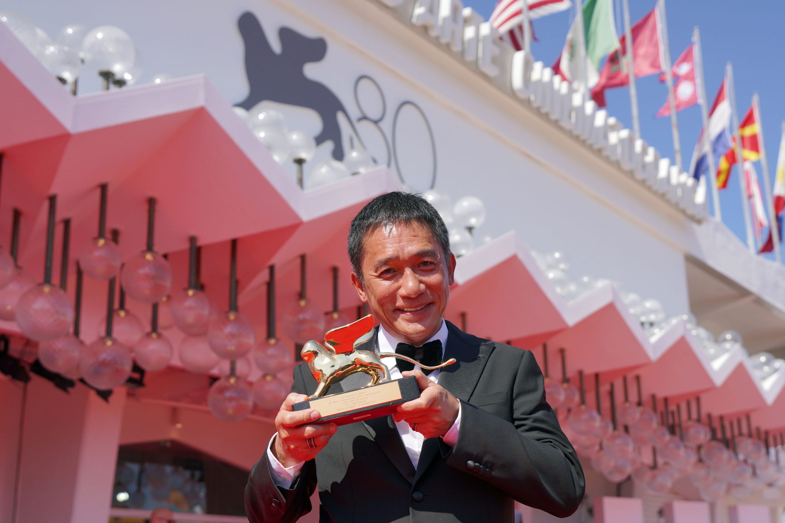 ワクセル
映画
嶋村吉洋
ヴェネチア国際映画祭