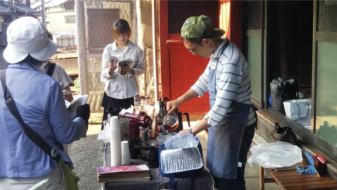 column_top_NijiNoWaCoffee&BeerStandYasuyukiHirata.jpg