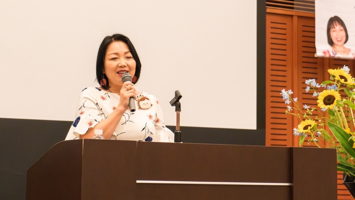 見出し1画像_嶋村吉洋社長が主催するワクセルのコラム_宮崎愛伎代さん.jpg